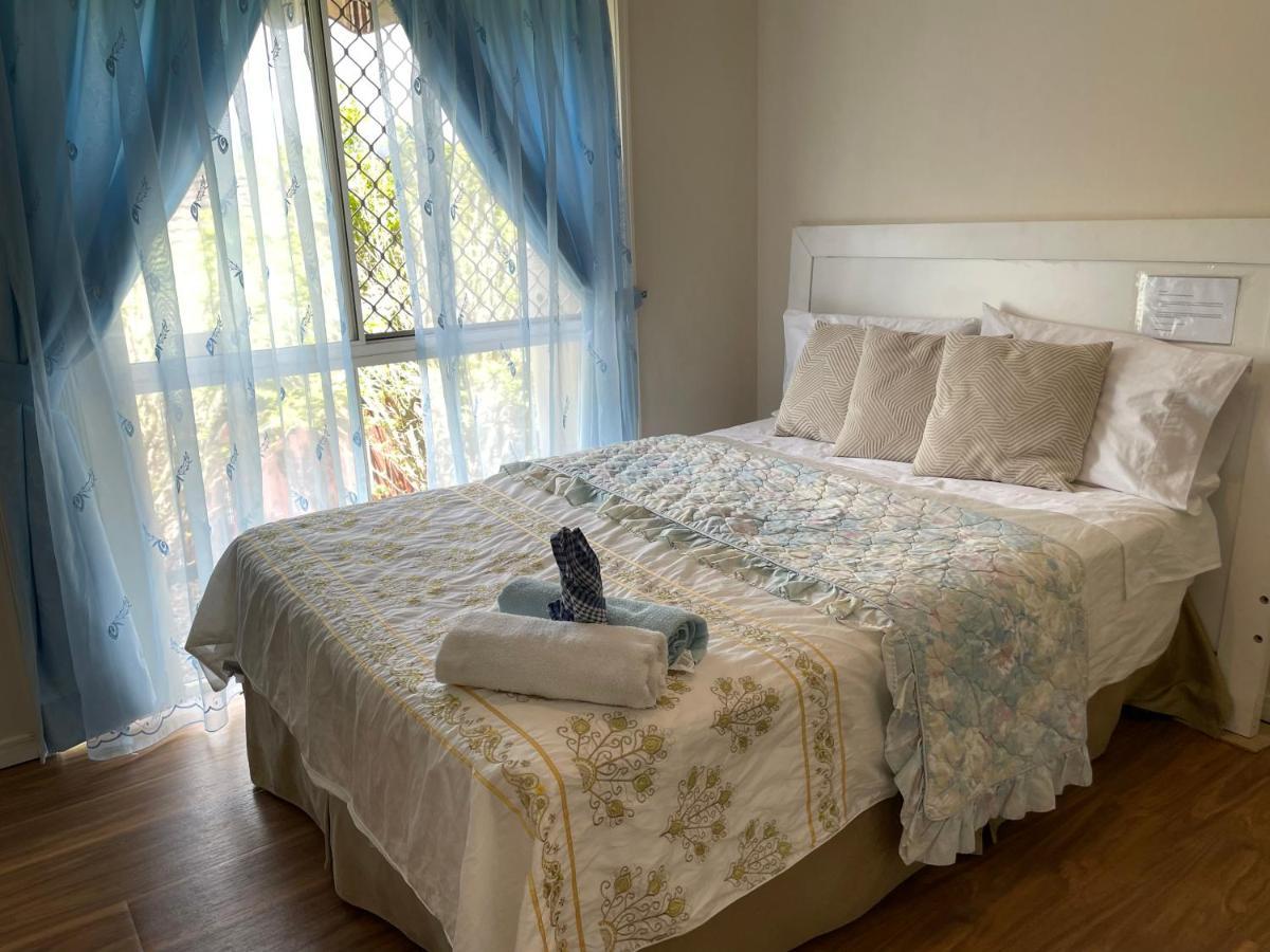 Theme Parks Amituofo Homestay Gold Coast Exterior photo